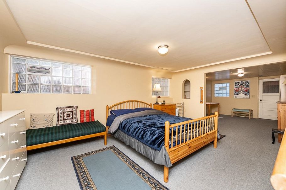 1881 Whyte Avenue Vancouver, BC - 21