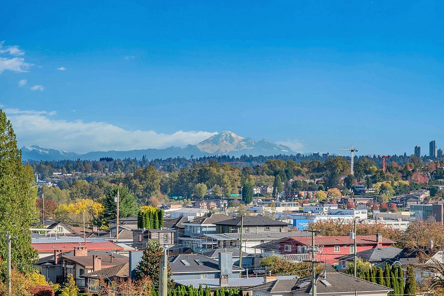 2 3034 E 5th Avenue Vancouver, BC - 25