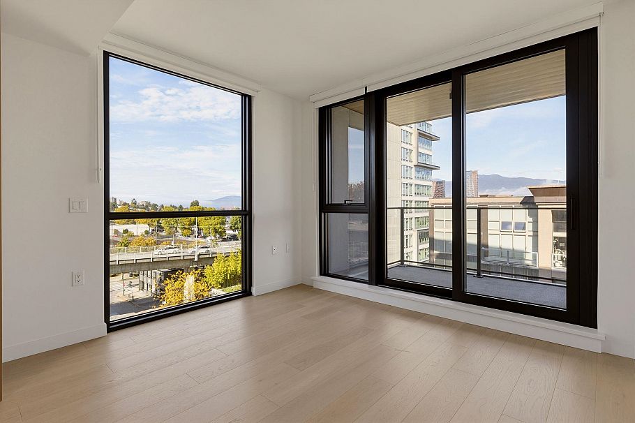 702 1530 W 6th Avenue Vancouver, BC - 2