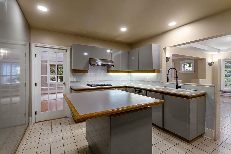 5861 Adera Street Vancouver, BC - 16