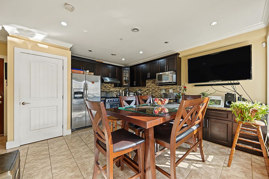 1124 E 12th Avenue Vancouver, BC - 30