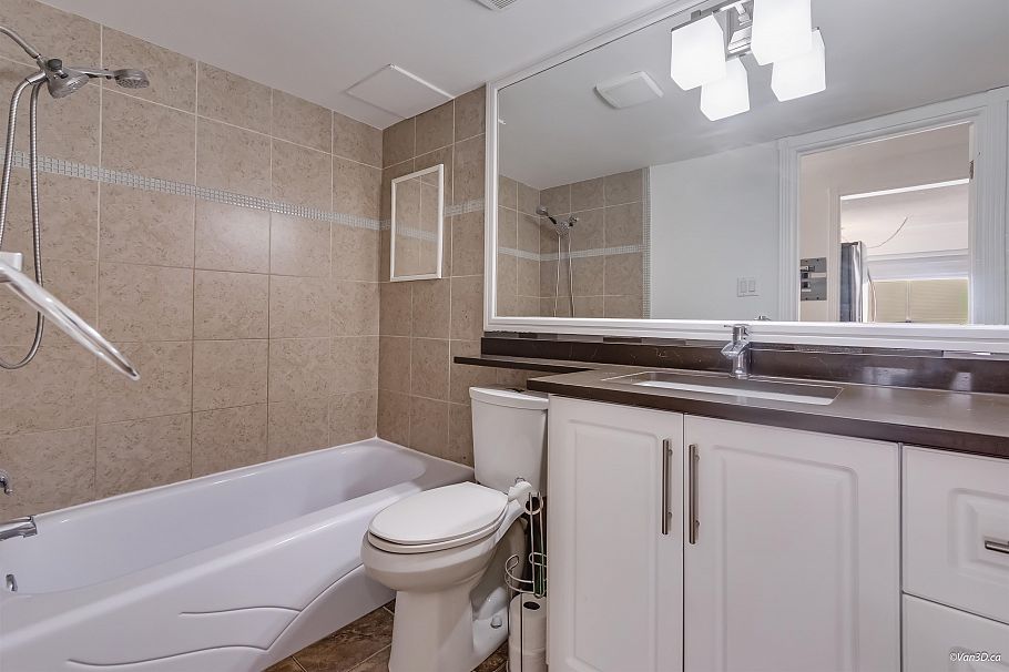 111 235 E 13th Street North Vancouver, BC - 22