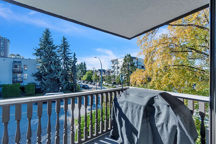 205 1610 Chesterfield Avenue North Vancouver, BC - 15