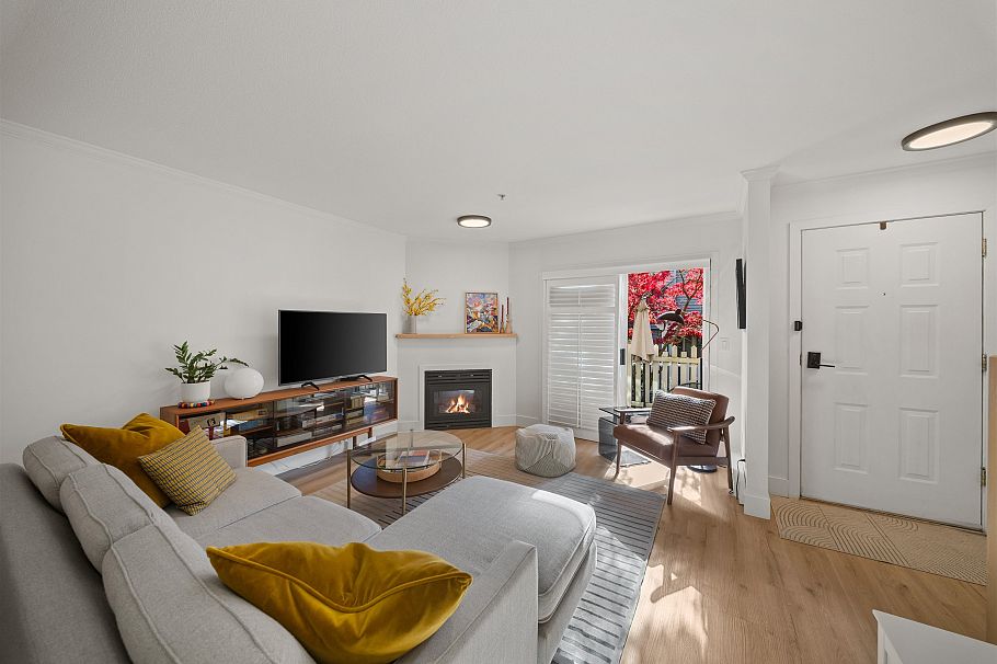 18 222 E 5th Street North Vancouver, BC - 4