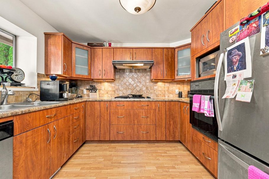 950 Tollcross Road North Vancouver, BC - 24