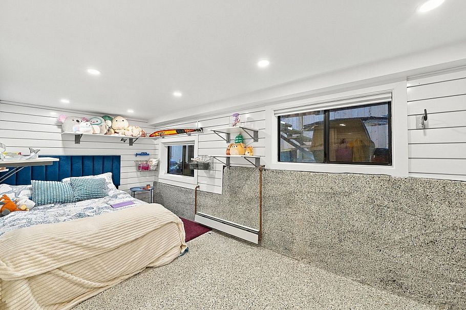 1720 Deep Cove Road North Vancouver, BC - 30