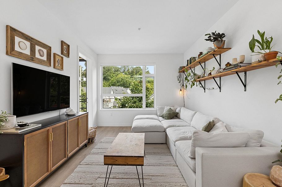 209 715 W 15th Street North Vancouver, BC - 3