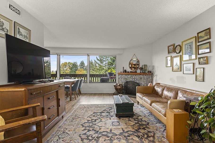 1185 Lillooet Road North Vancouver, BC - 2