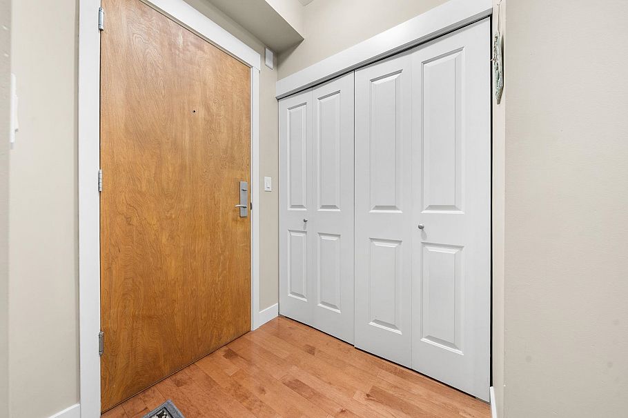 208 188 W 29 Street North Vancouver, BC - 13