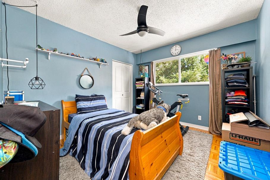 950 Tollcross Road North Vancouver, BC - 13
