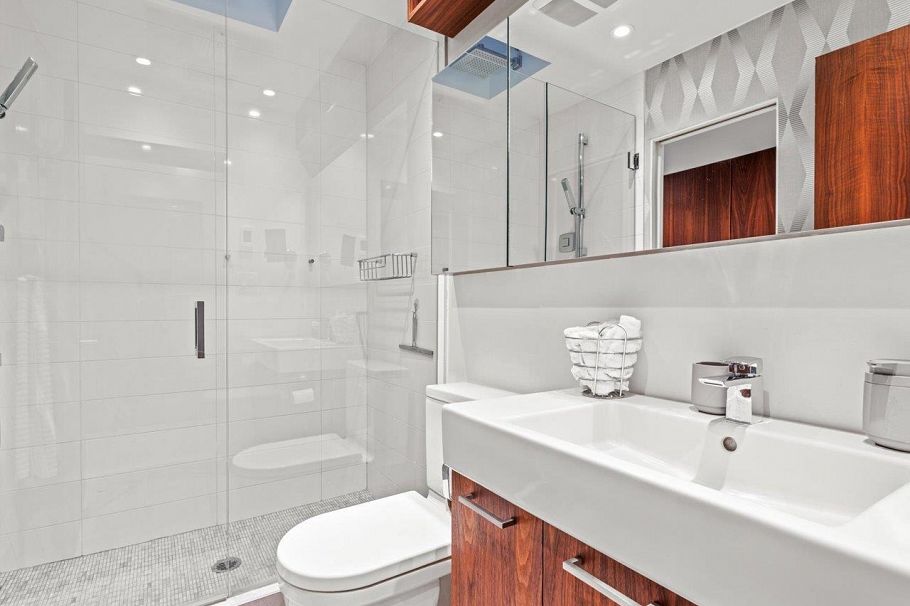1 2450 Alma Street Vancouver, BC - 13