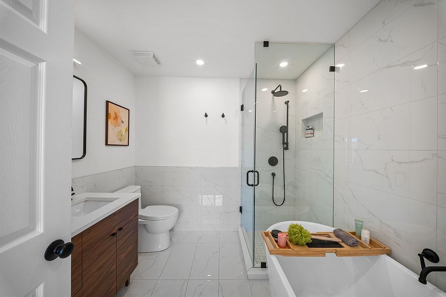 18 222 E 5th Street North Vancouver, BC - 25