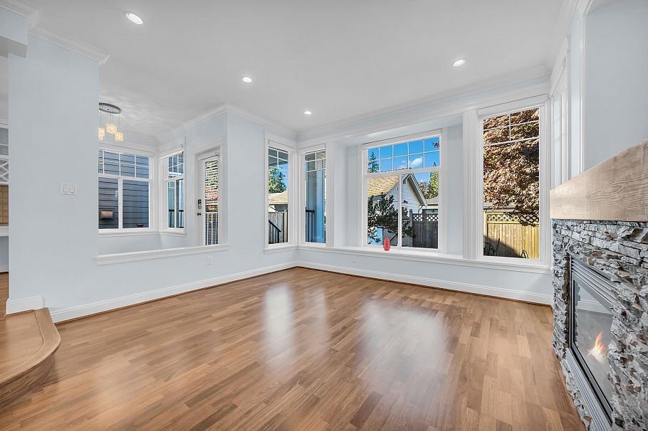 2411 George Street North Vancouver, BC - 22