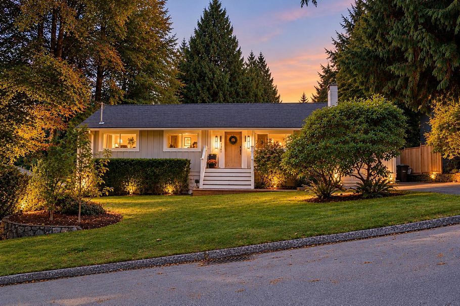 1361 E 15th Street North Vancouver, BC - 1