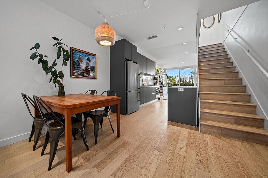 312 1647 E Pender Street Vancouver, BC - 3