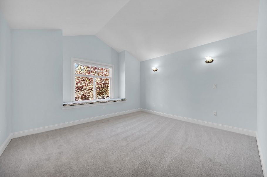 2411 George Street North Vancouver, BC - 6