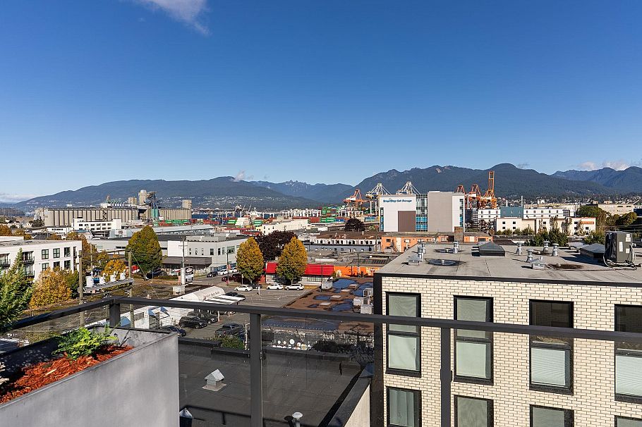 309 1647 E Pender Street Vancouver, BC - 26