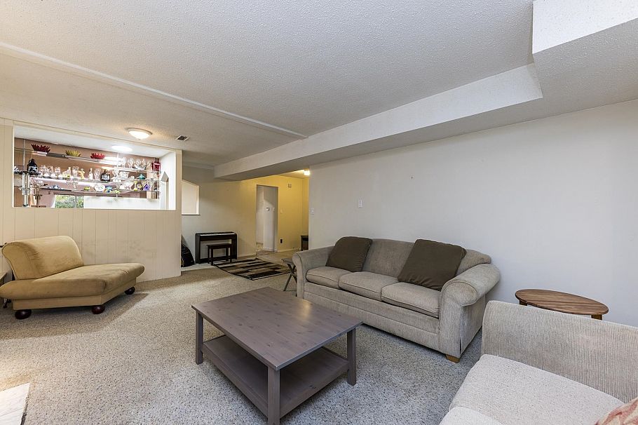 741 E 18th Street North Vancouver, BC - 27