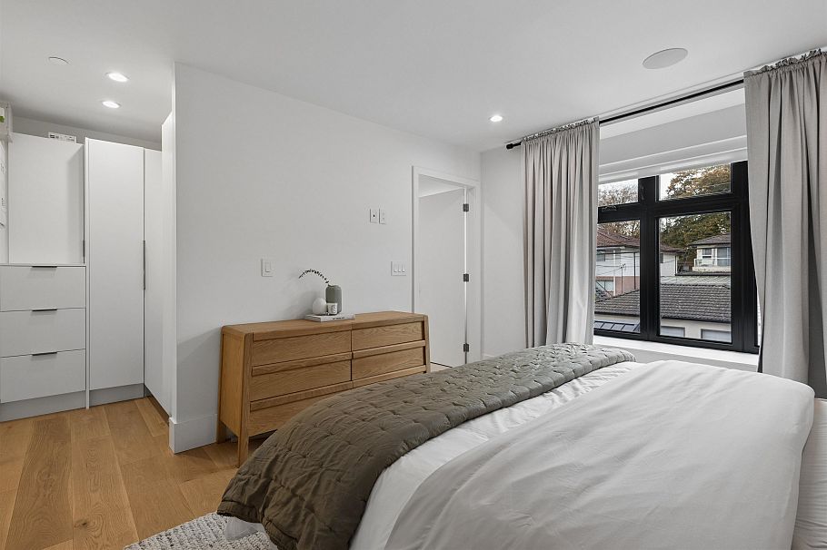 1014 E 16th Avenue Vancouver, BC - 23