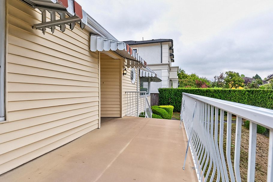 2345 W 18th Avenue Vancouver, BC - 3