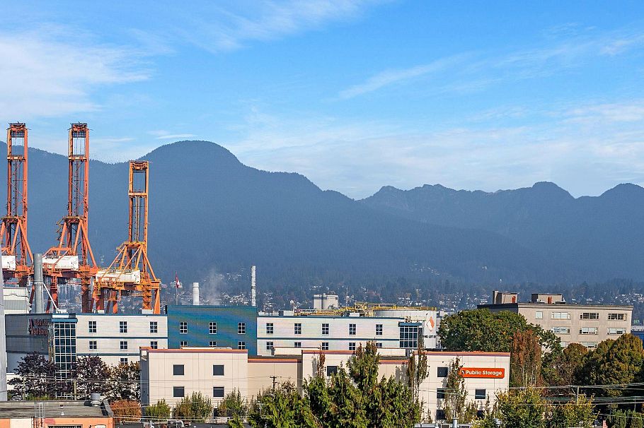 312 1647 E Pender Street Vancouver, BC - 23