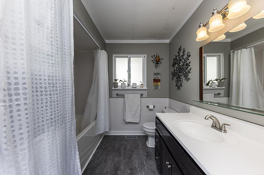 741 E 18th Street North Vancouver, BC - 16