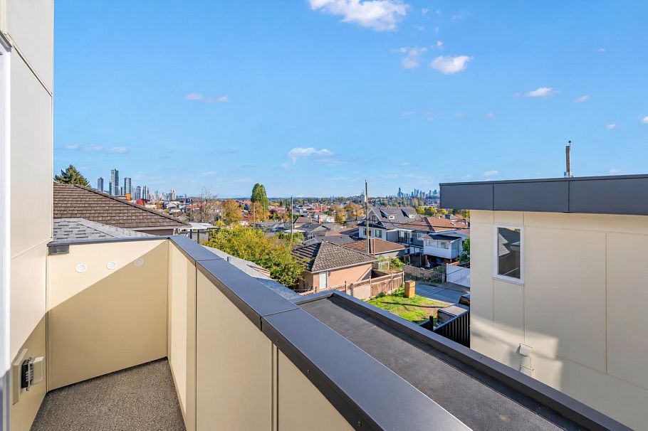 2 3034 E 5th Avenue Vancouver, BC - 19