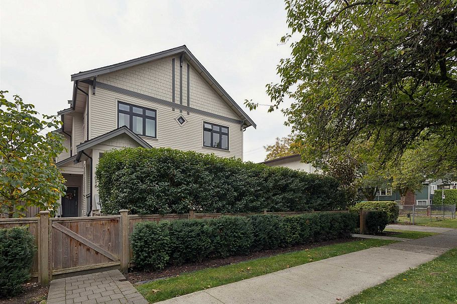 1014 E 16th Avenue Vancouver, BC - 39