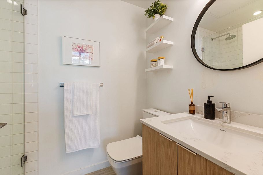 403 725 Marine Drive North Vancouver, BC - 15