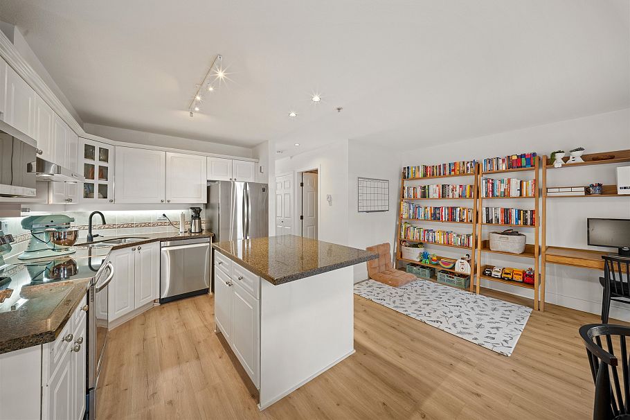 18 222 E 5th Street North Vancouver, BC - 13