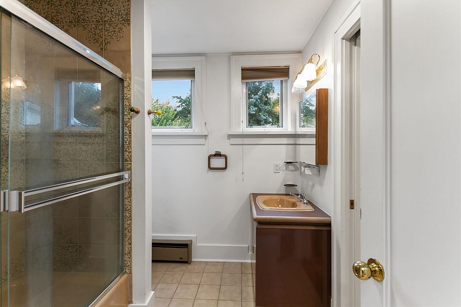 5861 Adera Street Vancouver, BC - 21