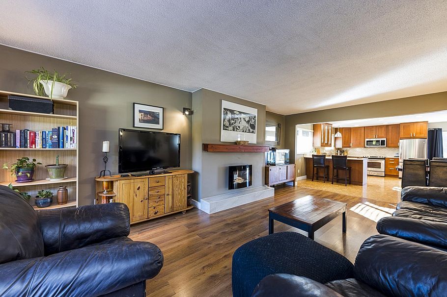 741 E 18th Street North Vancouver, BC - 4