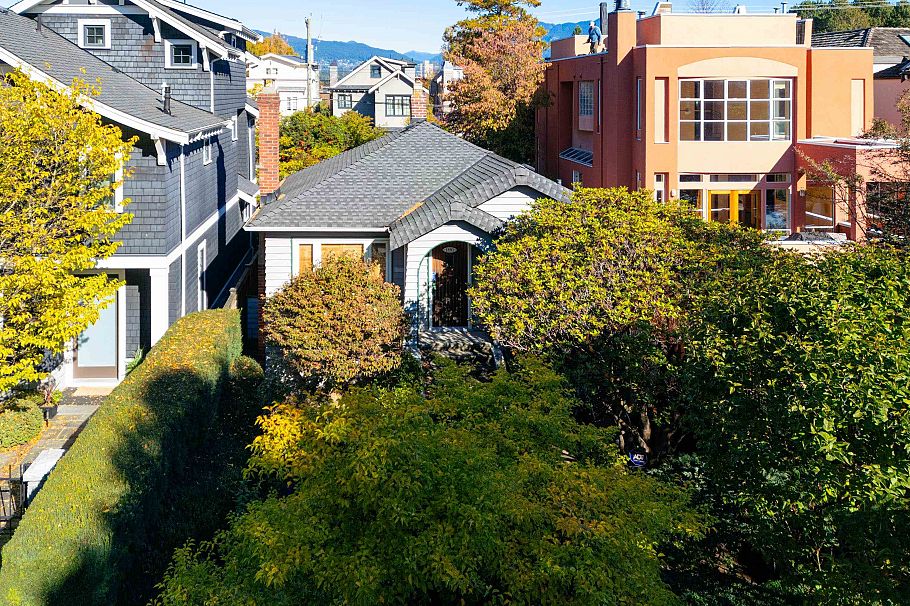 1881 Whyte Avenue Vancouver, BC - 4