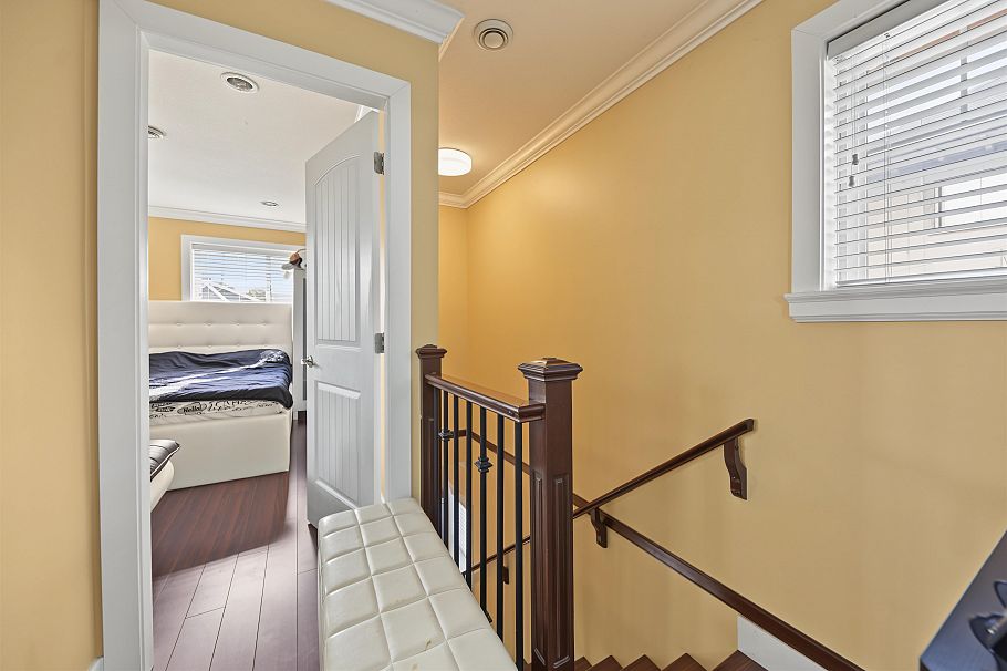 1124 E 12th Avenue Vancouver, BC - 25