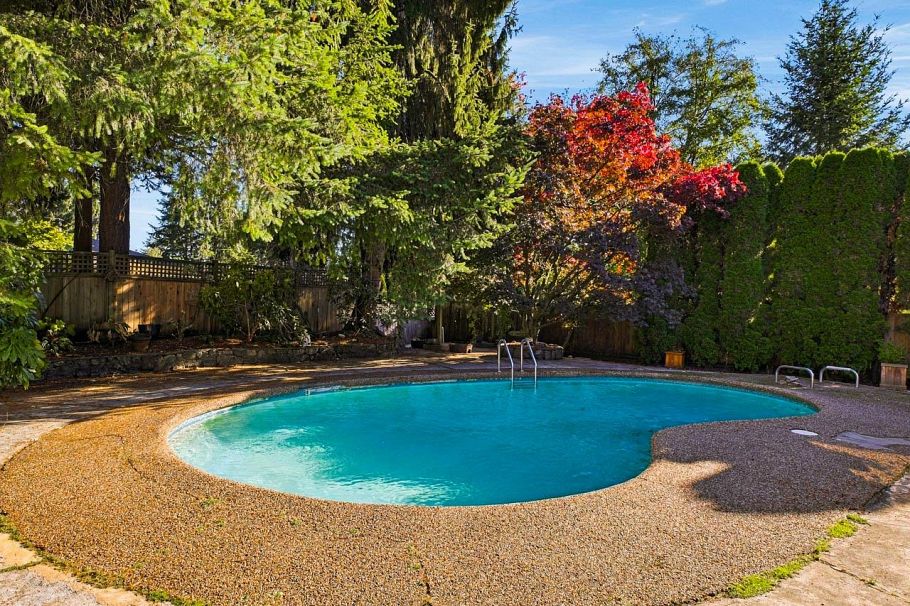 950 Tollcross Road North Vancouver, BC - 29