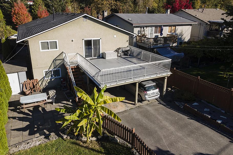 741 E 18th Street North Vancouver, BC - 39