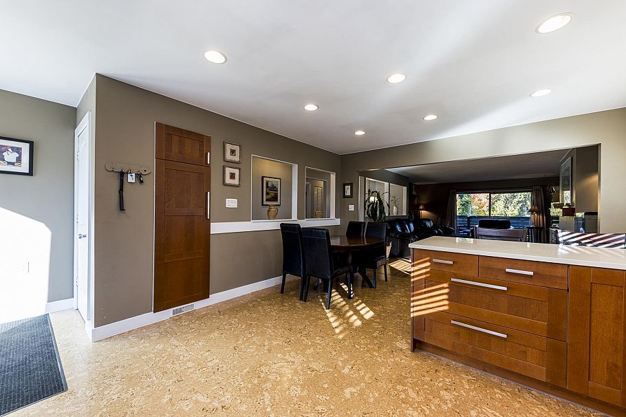 741 E 18th Street North Vancouver, BC - 8