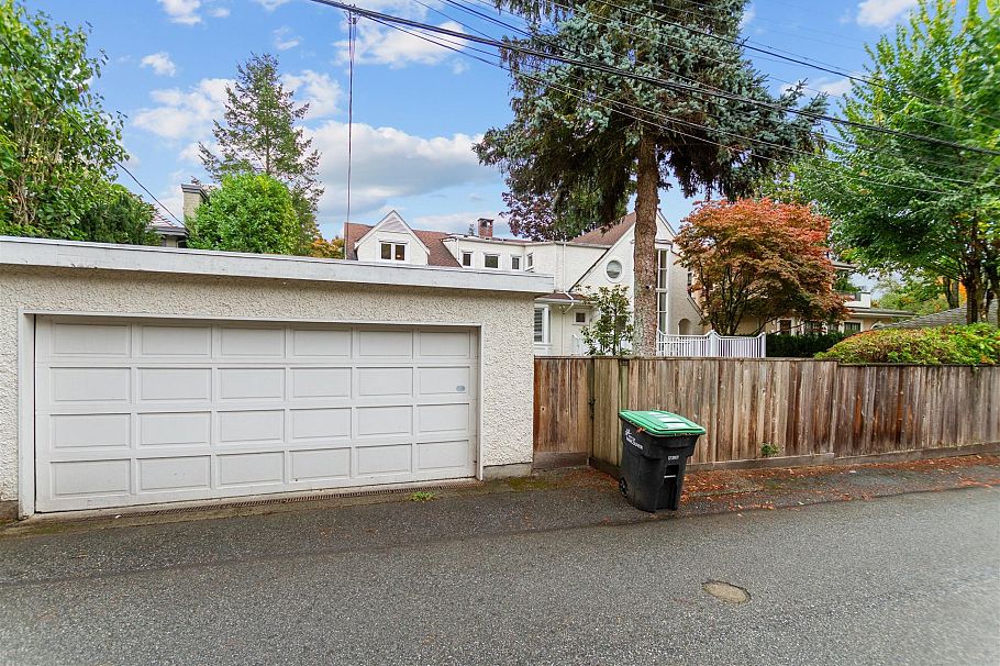 5861 Adera Street Vancouver, BC - 33