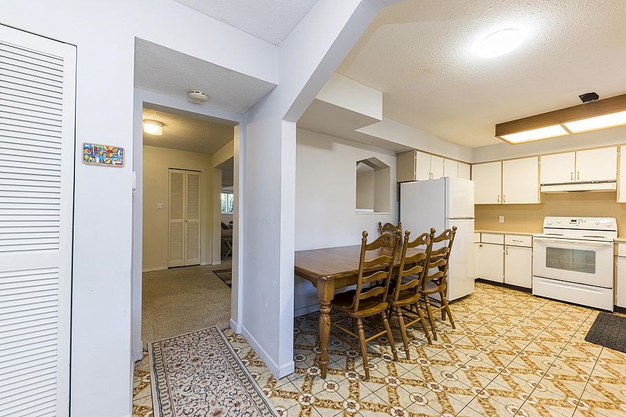 741 E 18th Street North Vancouver, BC - 30