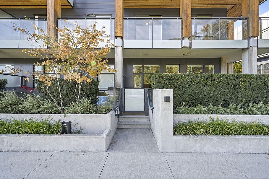 101 3588 Sawmill Crescent Vancouver, BC - 1