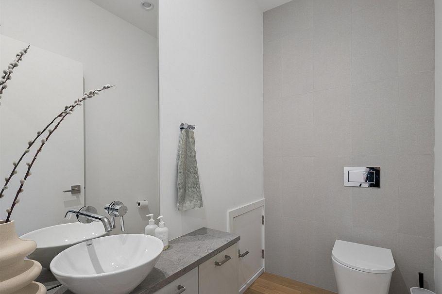 1014 E 16th Avenue Vancouver, BC - 16