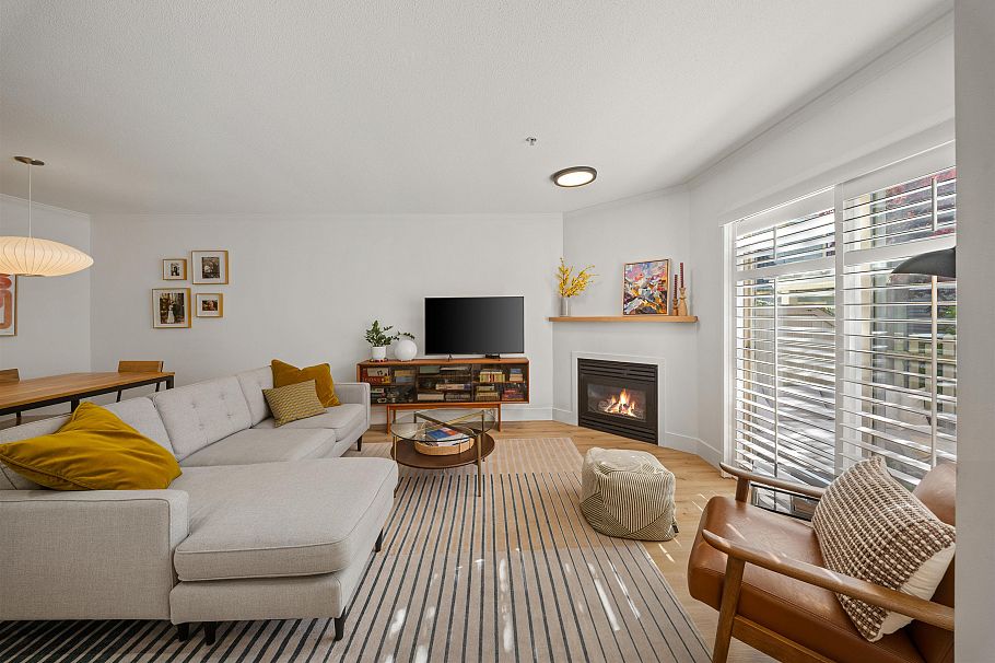 18 222 E 5th Street North Vancouver, BC - 2