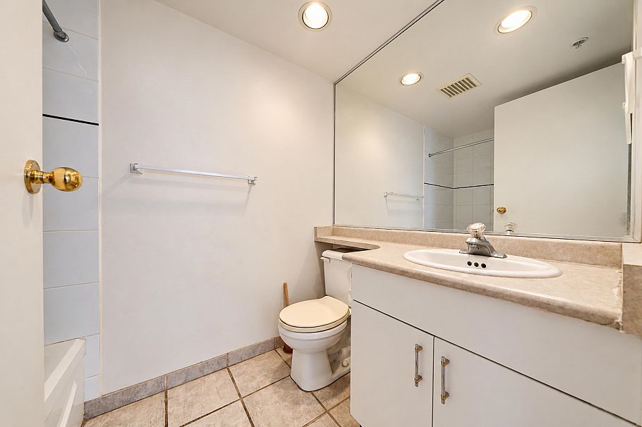 402 288 E 8th Avenue Vancouver, BC - 8