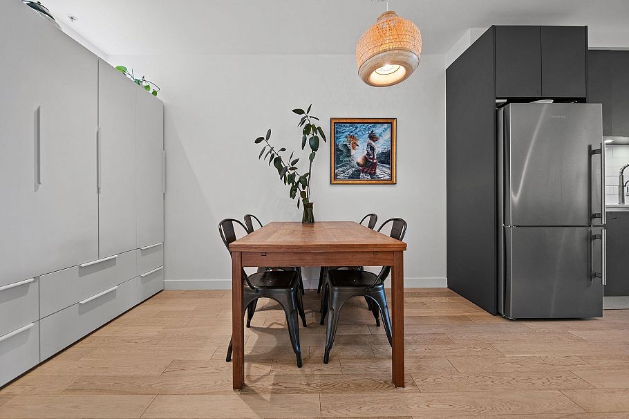 312 1647 E Pender Street Vancouver, BC - 2