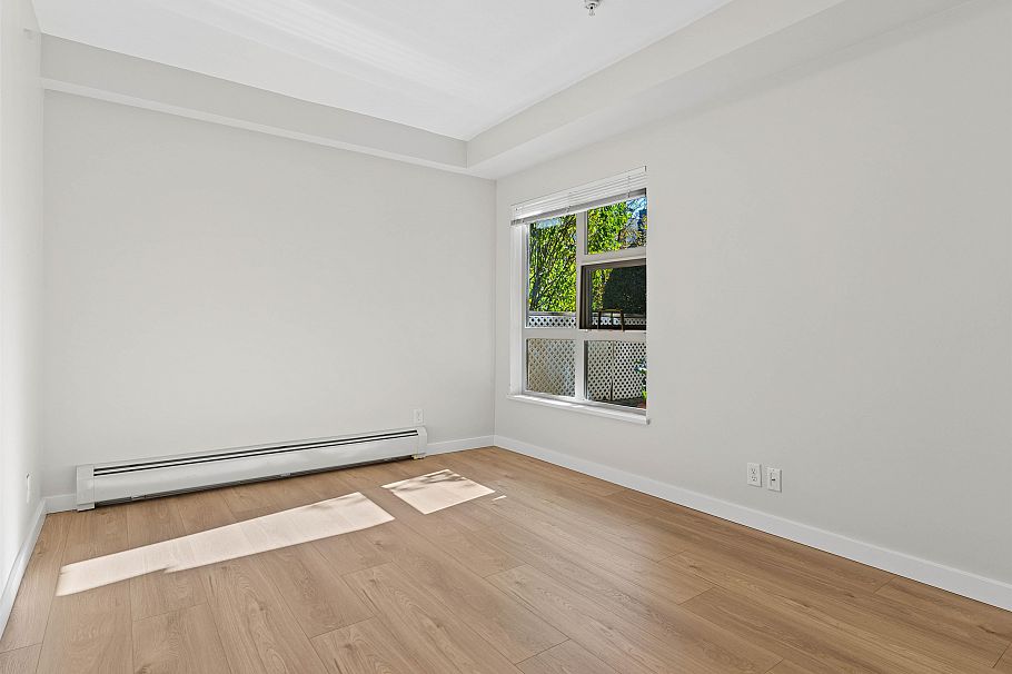 109 1033 St. Georges Avenue North Vancouver, BC - 11