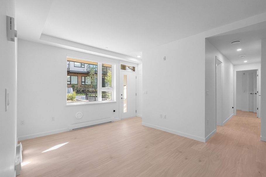 120 954 Lytton Street North Vancouver, BC - 4