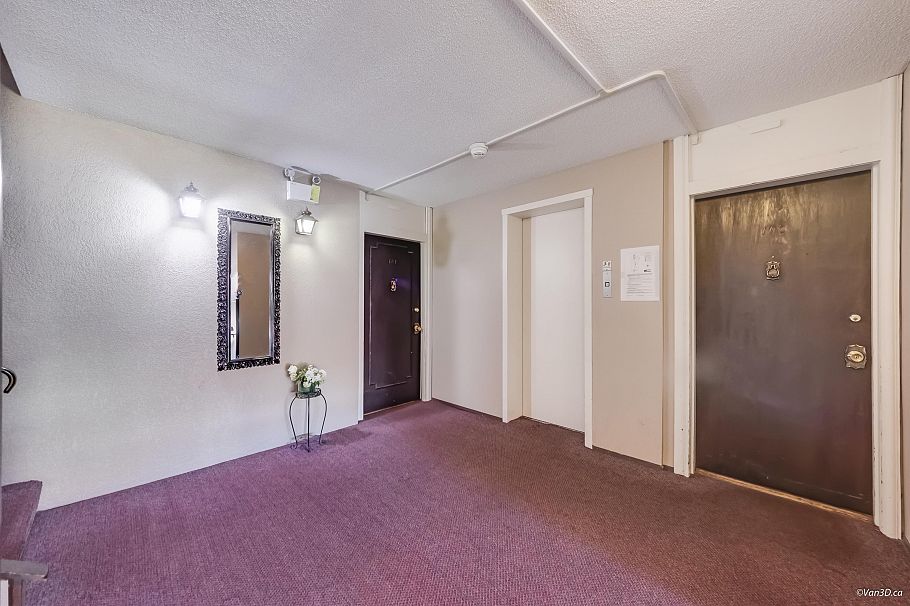 111 235 E 13th Street North Vancouver, BC - 24