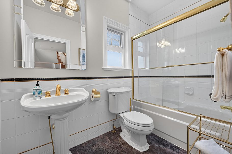 3838 W 38th Avenue Vancouver, BC - 20