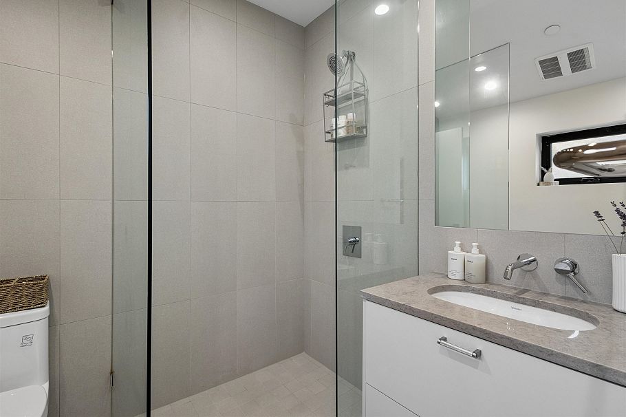 1014 E 16th Avenue Vancouver, BC - 34