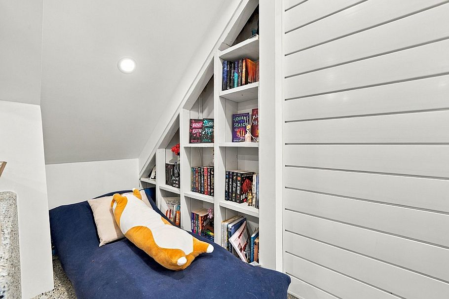 1720 Deep Cove Road North Vancouver, BC - 28